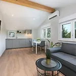 Quercus - Peace & Nature By The Bike Trail 4*