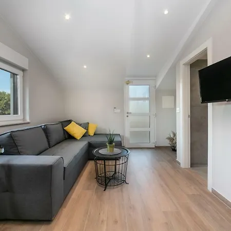 Quercus - Peace & Nature By The Bike Trail 4*