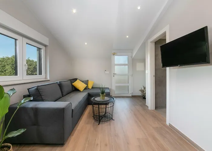 Quercus - Peace & Nature By The Bike Trail 4*