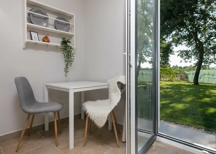 Quercus - Peace & Nature By The Bike Trail 4*