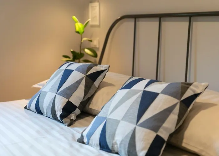 Quercus - Peace & Nature By The Bike Trail 4*